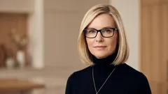 3 Kleidungsstücke, die jede Frau sofort jünger wirken lassen: Expertentipps